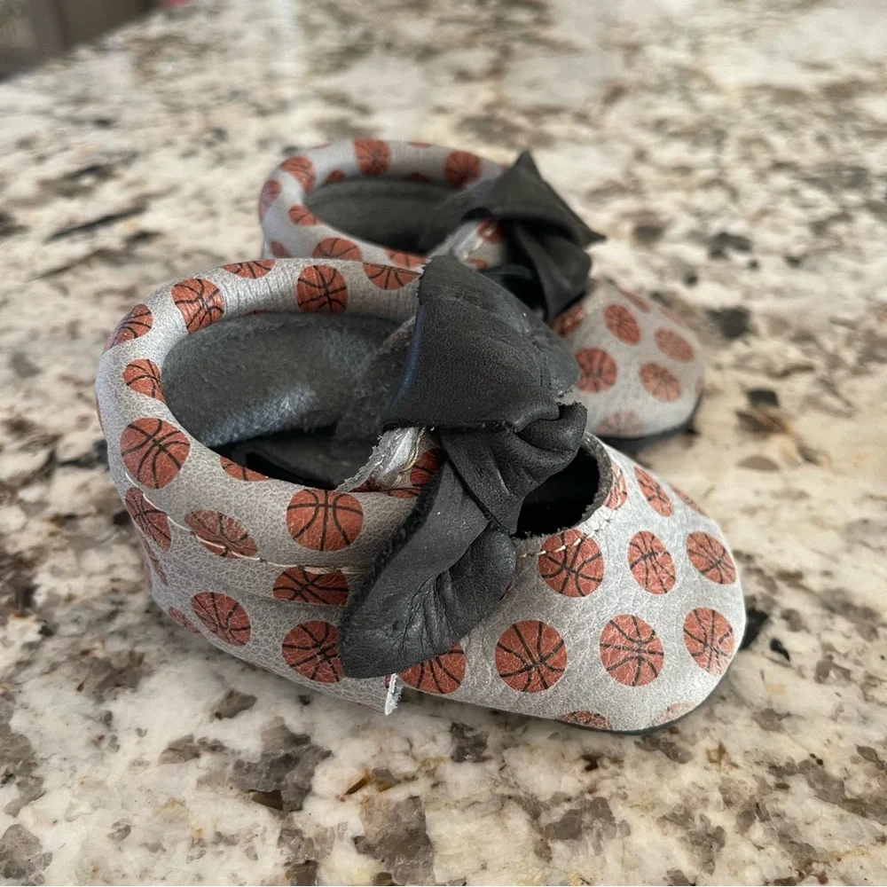 Freshly Picked Basketball Mocassins - Size 1 (US 2.5)